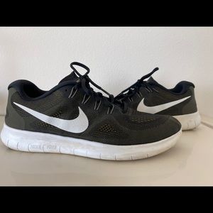 Nike Free RN- Green/Blk Men Size 10.5